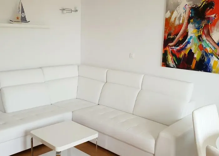 Veduta Luxury Apartment *