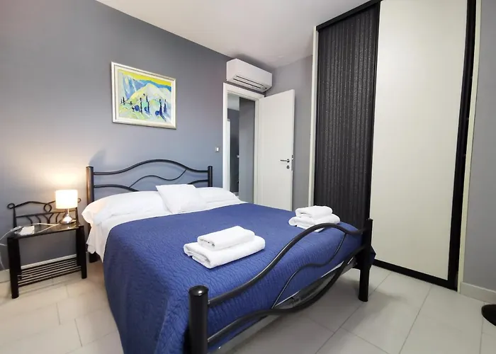 Veduta Luxury Apartment *